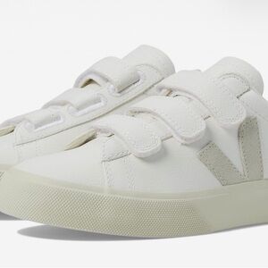 Veja White and Cream Women's Sneakers